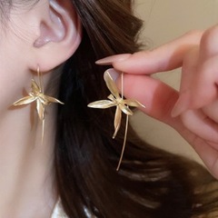 アイリスの花の気質の立体の玉蘭の花のイヤリングの中国風の軽い豪華な大衆の設計の文芸