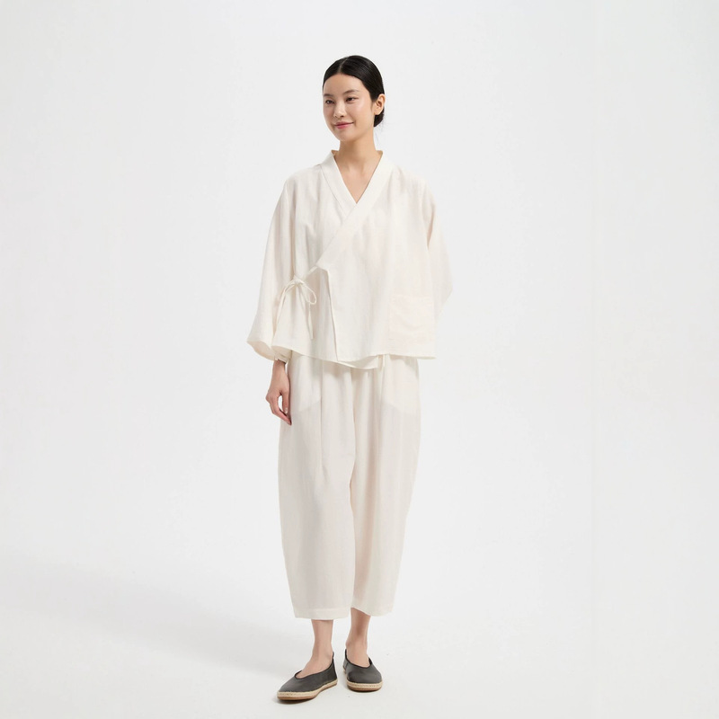 New Chinese-style cotton-linen shirt for women, V-neck, tie-waist, loose-fitting Tencel-linen top, Zen tea attire, Chinese-style jacket New Chinese-style cotton-linen shirt for women, V-neck, tie-waist, loose-fitting Tencel-linen top, Zen tea attire, Chinese-style jacket