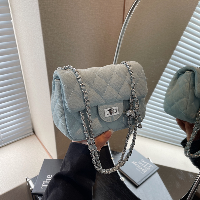菱形チェーンバッグ女性のための 2025 新しいトレンディなハイエンドファッション春と夏の多用途ショルダークロスボディバッグ小さな正方形バッグ|undefined