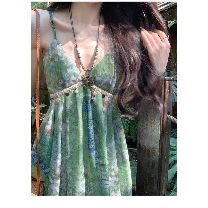 The Wizard of oz Suspender V-Neck Design Dress Summer Vacation Style Whitening and Slimming Look Elegant Backless Long Skirt The Wizard of oz Suspender V-Neck Design Dress Summer Vacation Style Whitening and Slimming Look Elegant Backless Long Skirt