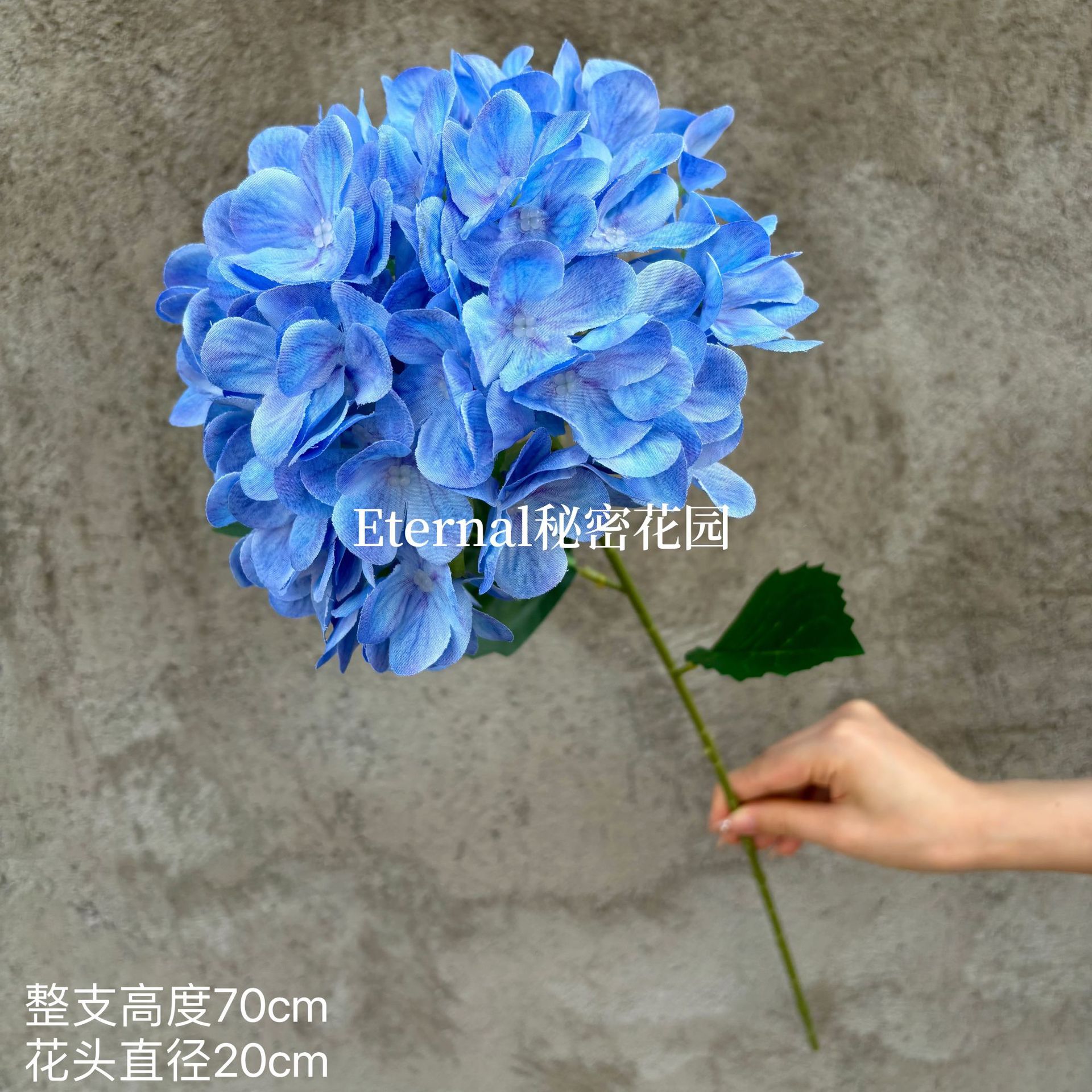 진한 파란색