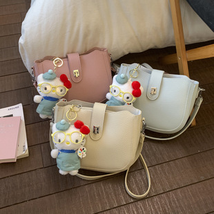 С�����ֵ��Ů�R����Ů��2025�¿��R����ɫС�����μ�б��ˮͰ��