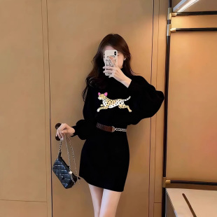 С���L��ɫ��ͨӡ���B��ȹŮ2025�ﶬ�¿�С���Ӛ��|����Ư��ȹ��