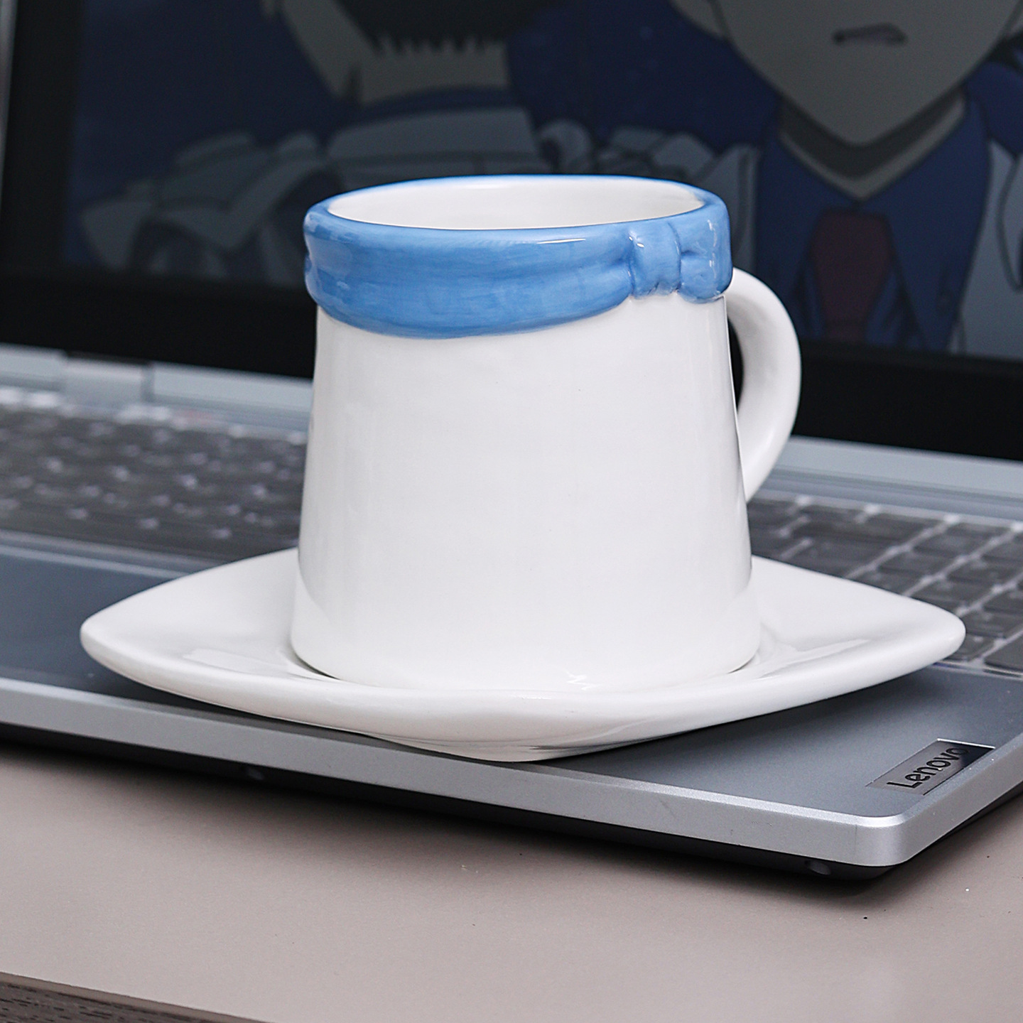 Anime Strange Pirates Kidd Coffee Taza y platillo de cerámica de porcelana blanca de dibujos animados Traje creativo de pareja de alto valor