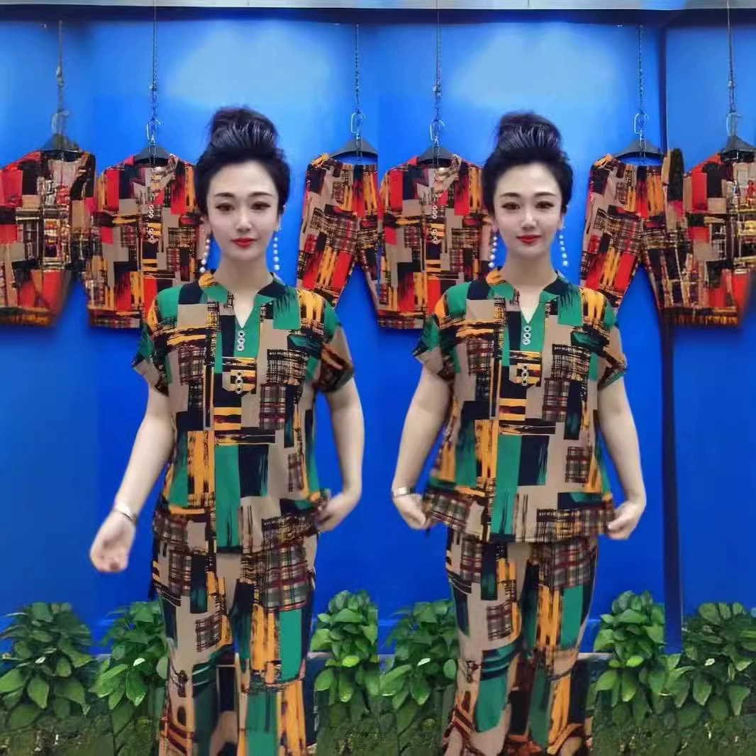 Летний новый стильный комплект из двух предметов: футболка с коротким рукавом и брюки до щиколотки для женщин среднего и старшего возраста, свободный, прохладный и удобный костюм для мамы.