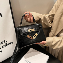 �{�~�y�K���P�����Ů2024�¿�r����������С���μ�б����p��