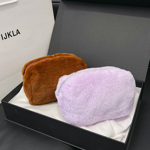 Large Capacity Cosmetics Storage Bag with High-End Elegance, Cute Appearance Candy Color Macaron Girl Soft and Fluffy Fur Makeup Bag