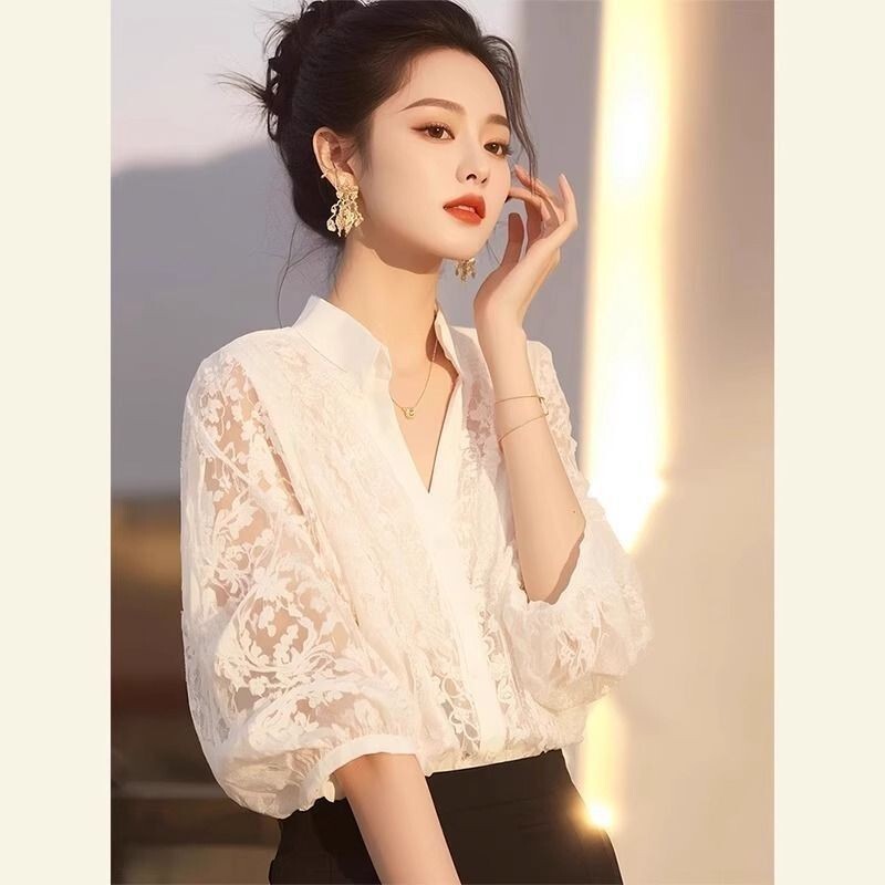 Spring French-Style Beautiful Tops with a Light Luxury Feel, Fashionable and Age-Reducing, Stylish White Lace Shirts for Petite Figures