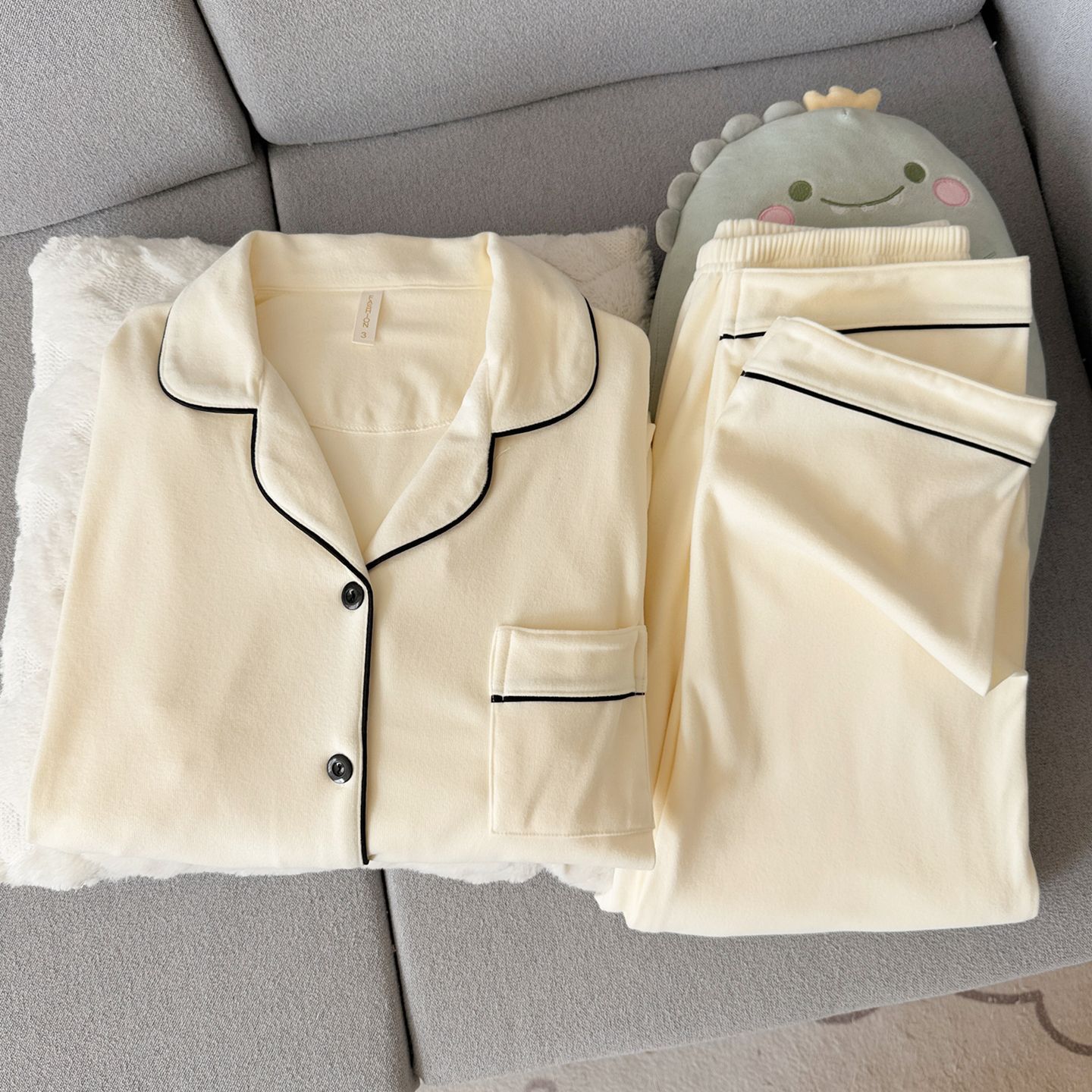 Pijamas negros de terciopelo para hombres primavera, otoño y invierno, terciopelo de coral grueso, calentamiento simple y de alta calidad, se puede usar ropa para el hogar