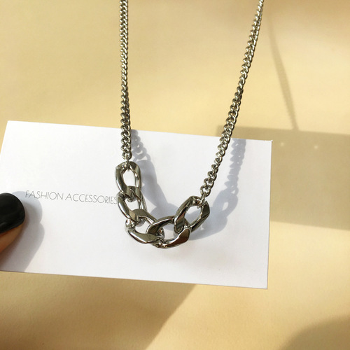 Hip-hop INS creative versatile geometric oval clasp chain lockchain metal texture minimalist temperament necklace for women