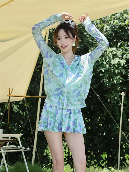 Women's three-piece swimsuit for hot springs, long-sleeved, sun-protective, slimming, tummy-covering, conservative, separate-piece, with a loose-fitting cover-up and boxer shorts