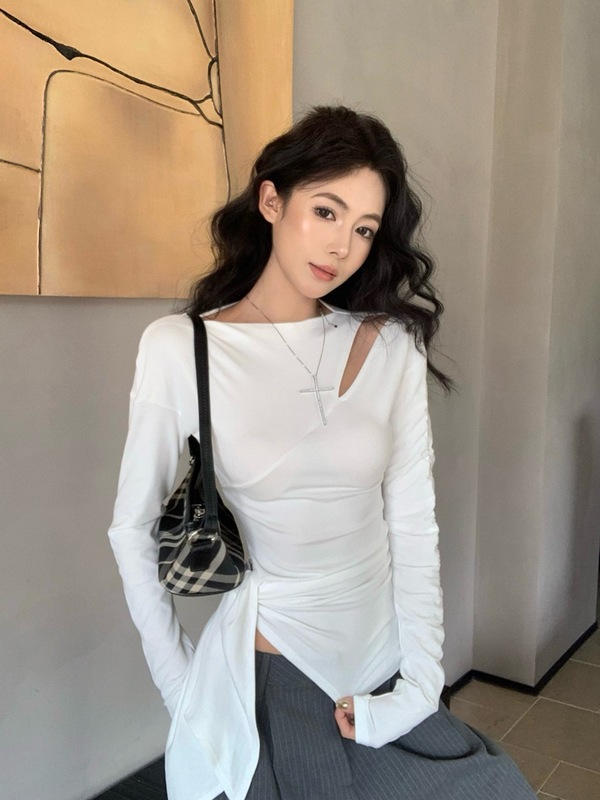 2025实拍时髦辣妹修身显瘦不规则设计感收腰开叉绑带长袖打底衫|undefined