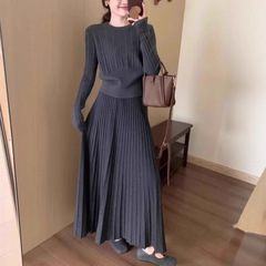 法式感灰色针织连衣裙子女早春季2025新款小个子气质长裙套装长裙