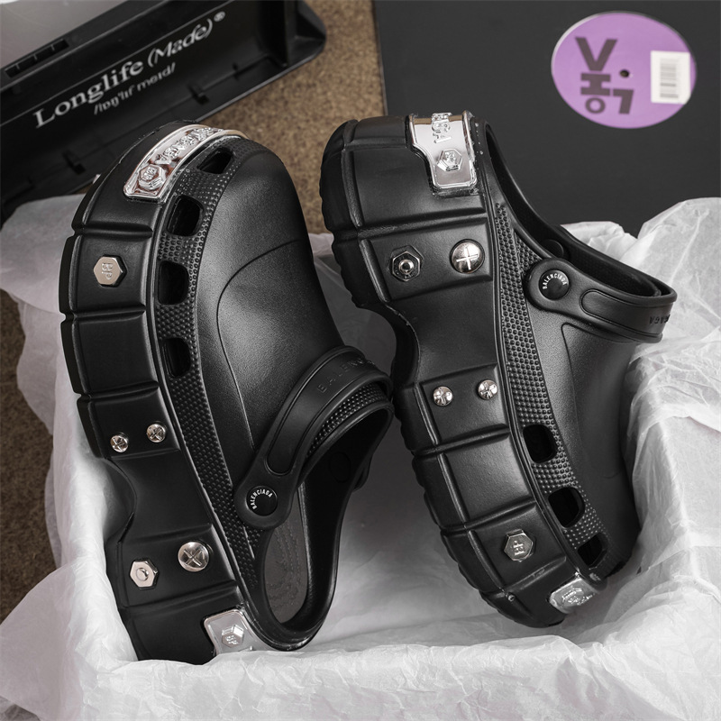 Paris Hole Shoes Women's 2025 New Thick-soled Elevated Slip-on Sandals Instagram Popular Metal Baotou Slippers for Men