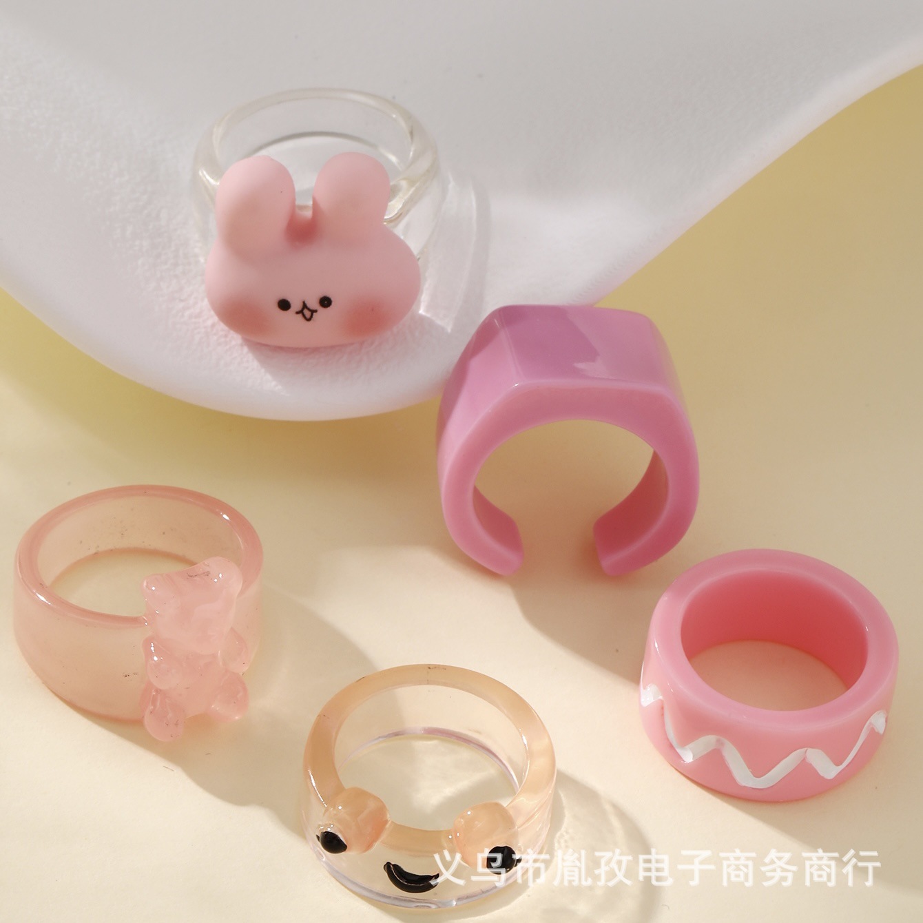 Amazon transfronterizo nuevo Rosa tridimensional conejo Rana resina diversión personalidad hip hop anillo conjunto traje