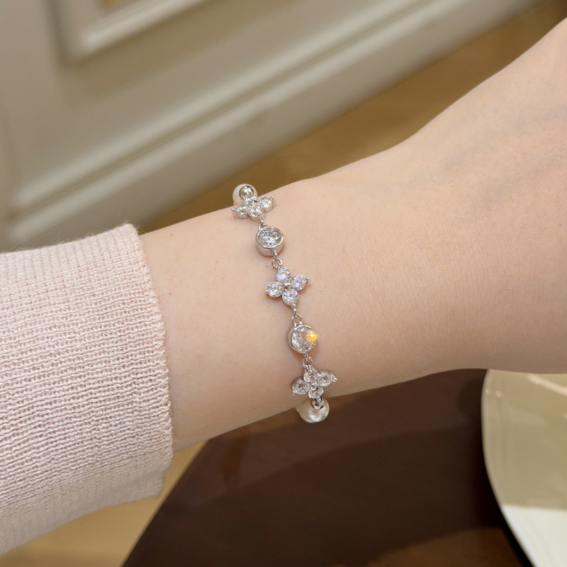 Tiqi Exquisite Light Luxury Four-Leaf Flower Imitation Pearl Bracelet for Women S925 Sterling Silver French Style High-End Sparkling Diamond Elegant Hand Accessory
