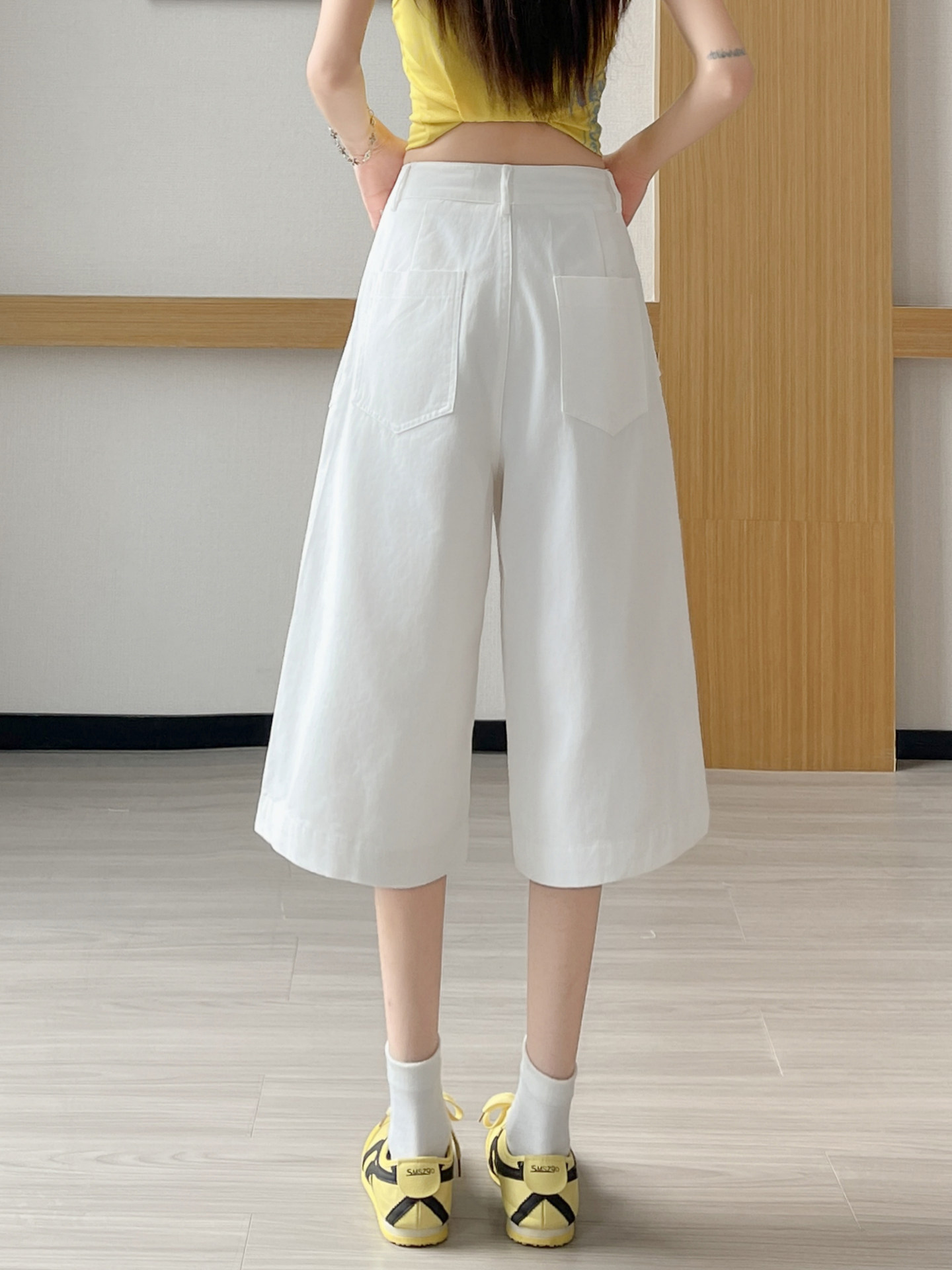 Quần culottes nữ ống rộng cạp cao dáng suông vải cotton — màu trắng
