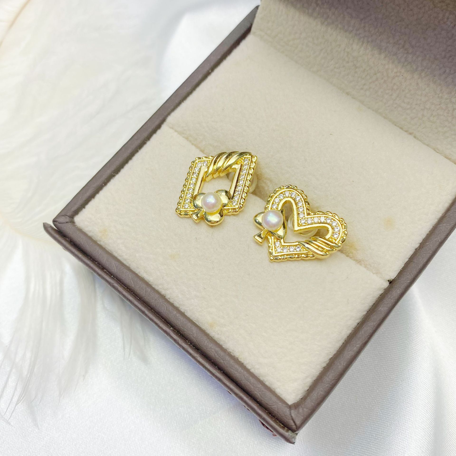 ֱ���両��������ʱ�ֲ軨�˿�14Kע����Ȼ��ˮ���������������