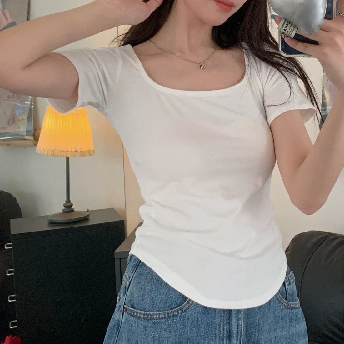 Pure desire niche white short sleeved t-shirt for women in summer 2024, new style with front shoulders to cover the_voghion.com