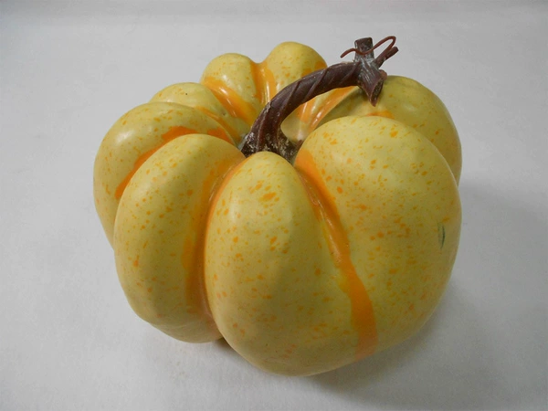 20 cm round white pumpkin