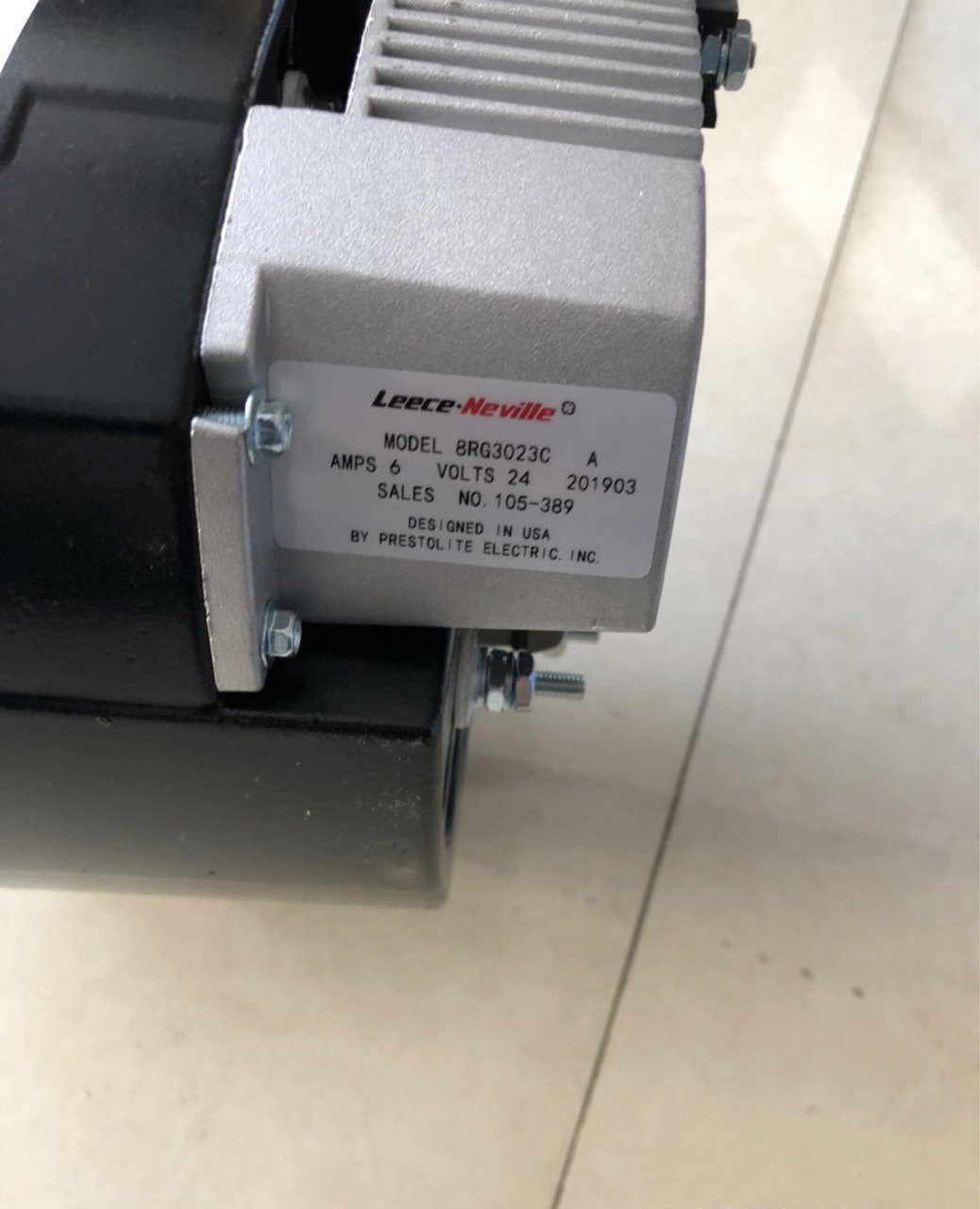 Petra 8SC3110VC generator Leece-Neville Petra bus air conditioning generator