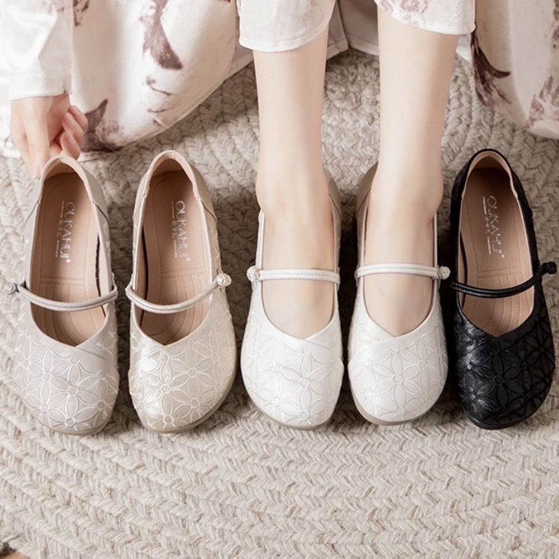 Primavera y verano nuevos zapatos chinos de estilo nacional, madre poco profunda cheongsam, zapatos bordados de mujer, negro, beige blanco, otoño