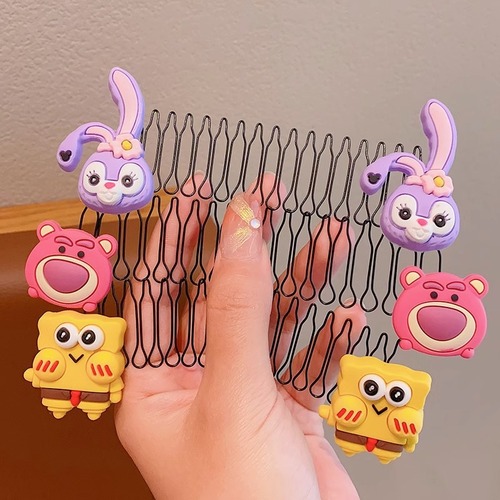 Sanrio Strawberry Bear children's broken hair comb artifact invisible back head hair plate little girl dance hairpin comb