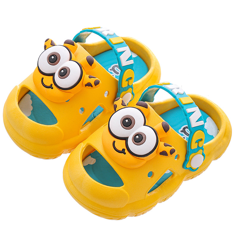 Zapatillas para niños niñas 2024 nuevas zapatillas de verano para niñas con suela suave antideslizante interior zapatillas de playa para bebé