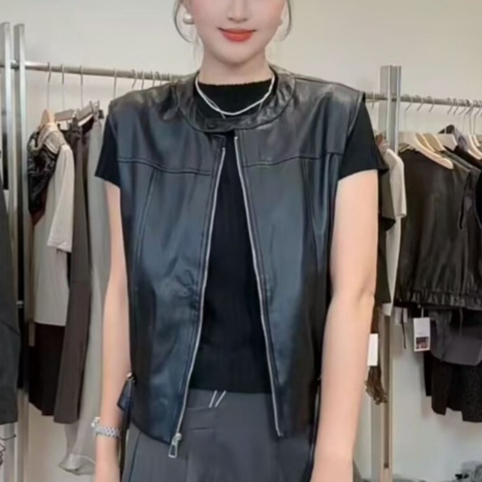 2026 Autumn New Fashion Drawstring Pleated Short PU Leather Vest for Women, Loose and Versatile for Layered Wear 2026 Autumn New Fashion Drawstring Pleated Short PU Leather Vest for Women, Loose and Versatile for Layered Wear