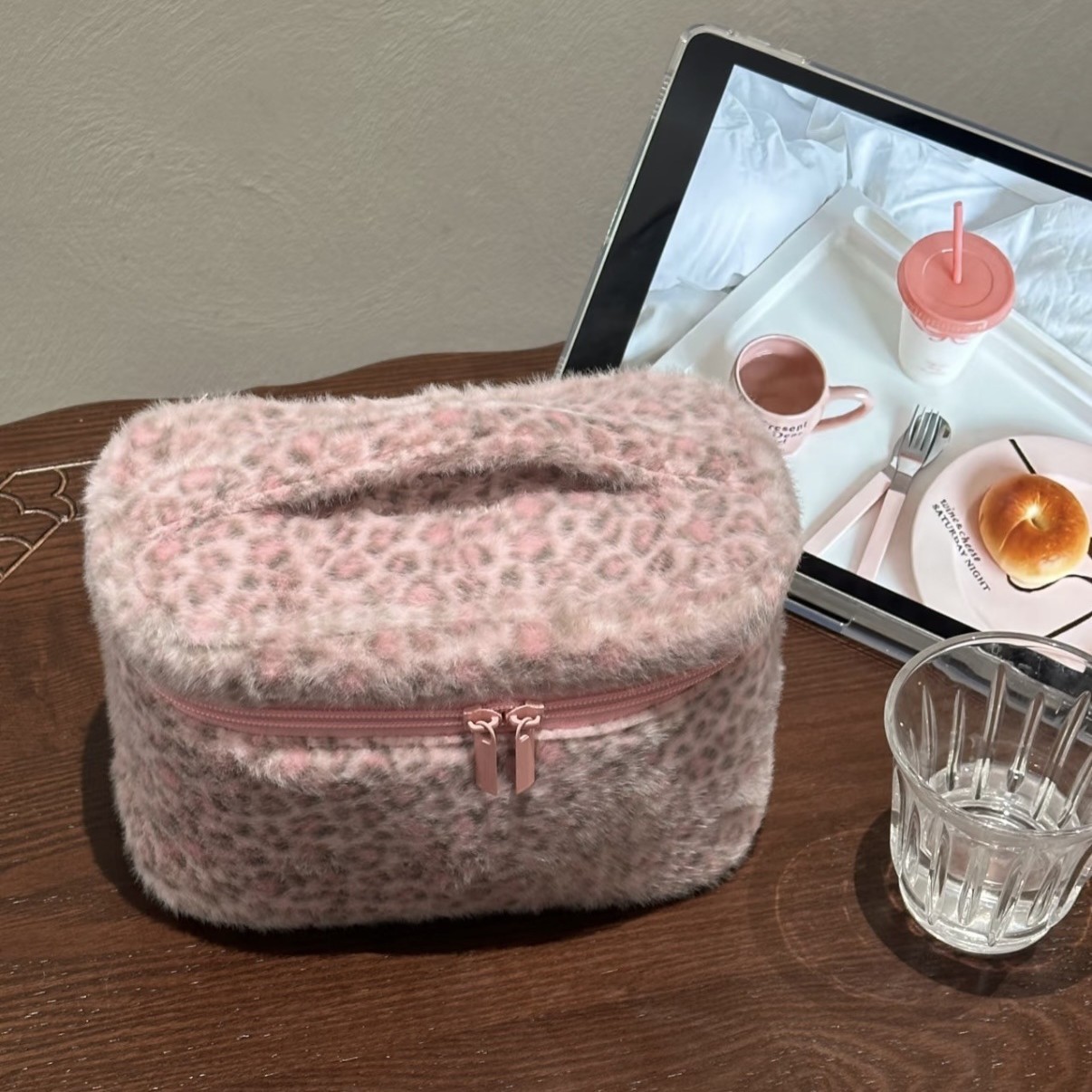 Cute Pink Leopard Print Bag for Women, Large Capacity Makeup Bag, Travel Cosmetics Storage Bag, Furry and Durable Makeup Bag