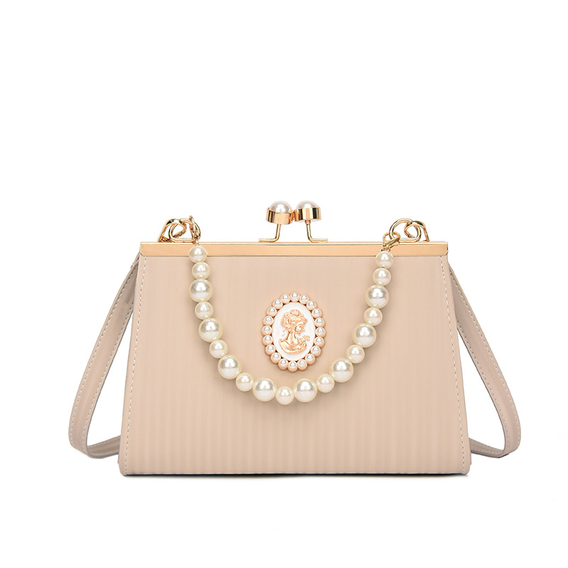 Elegante pochette da sera per donna con perle e stemma regale_voghion.com
