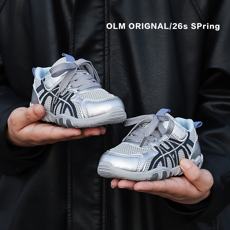 Zapatos de entrenamiento para niños de verano 2026 zapatos deportivos de malla cómodos para niños zapatos blancos de moda