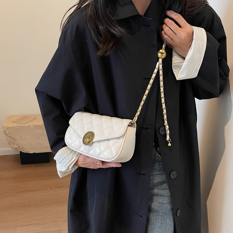 Borsa da donna Estate 2023 New High-end Sense French Niche Diamond Chain bag borsa a tracolla a tracolla all-match di moda_voghion.com