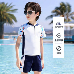 子供の水着の男の子の分体2025新型の半袖の夏の男性の水着の子供の中で大きい子供の専門の水泳のズボンのスーツ