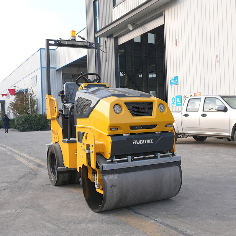 Mini fabricante de rodillos de carretera rodillo vibratorio rodillo de acero delantero rodillo de goma trasero 1.5 toneladas 2 toneladas rodillo de carretera hidráulico completo