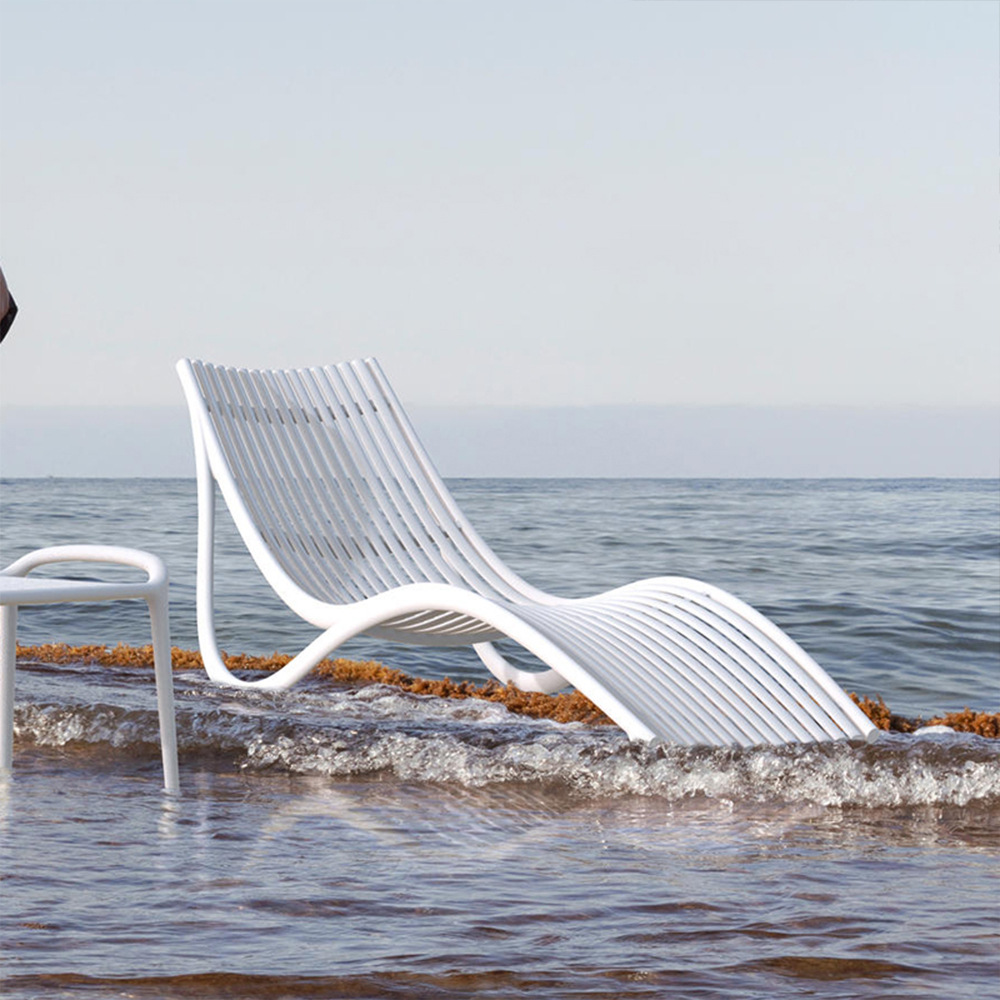 Woven rattan outdoor lounge bed balcony leisure rattan chair outdoor courtyard lounge chair villa swimming pool lounge bed foldable beach chair