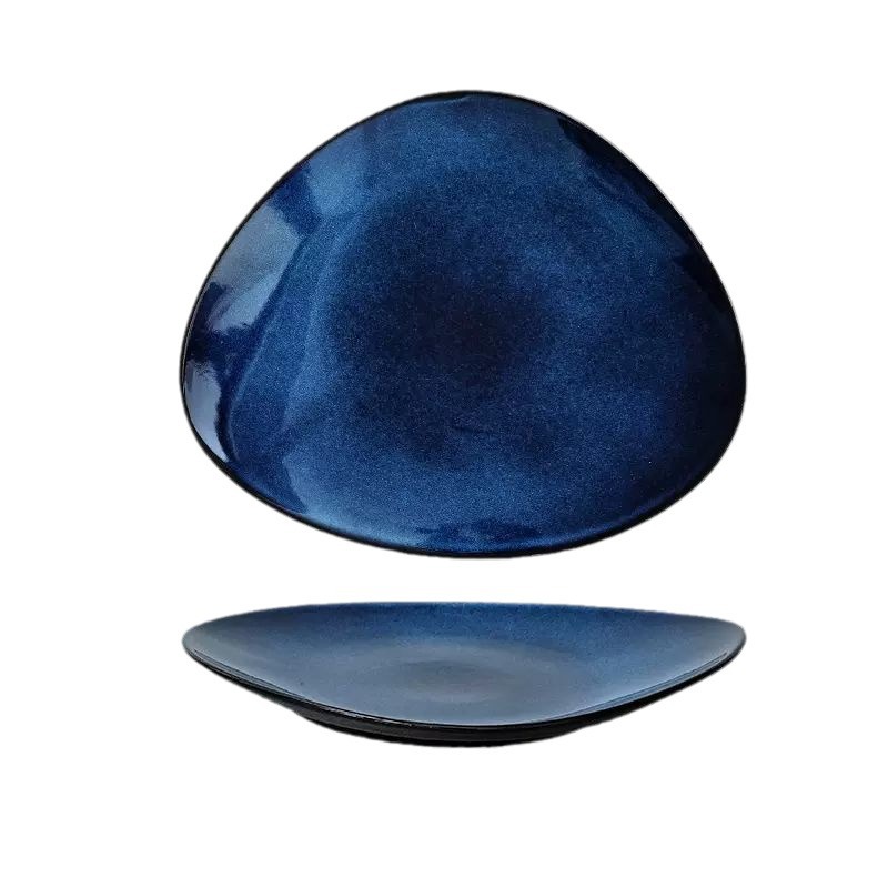 Plato de color esmalte transfronterizo de cerámica europea platos de platos de platos domésticos de restaurantes de hoteles de filete platos triangulares grandes platos de material japonés