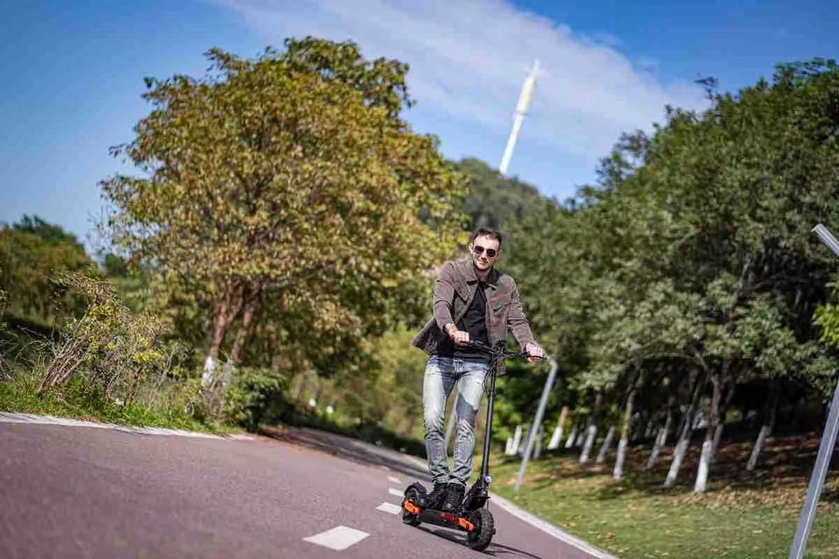 New Cross-Border 11inch Off-Road Electric Scooter with Lithium Battery, Foldable Electric Vehicle for Driving and Commuting, Two-Wheeled Electric Bike