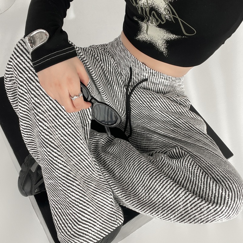Pantaloni a gamba larga autunnali da donna, larghi e pigri, a righe diagonali nere e bianche, pantaloni sportivi dritti casual_voghion.com