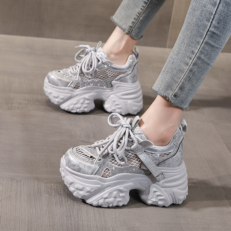 Giày sneaker nữ đế dày tăng chiều cao lưới thoáng khí phong cách daddy — màu trắng