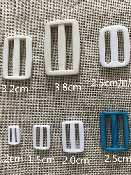 Manufacturers in stock black and white non-slip plastic day buckle three-gear schoolbag adjustable buckle square buckle luggage accessories nylon dyeable