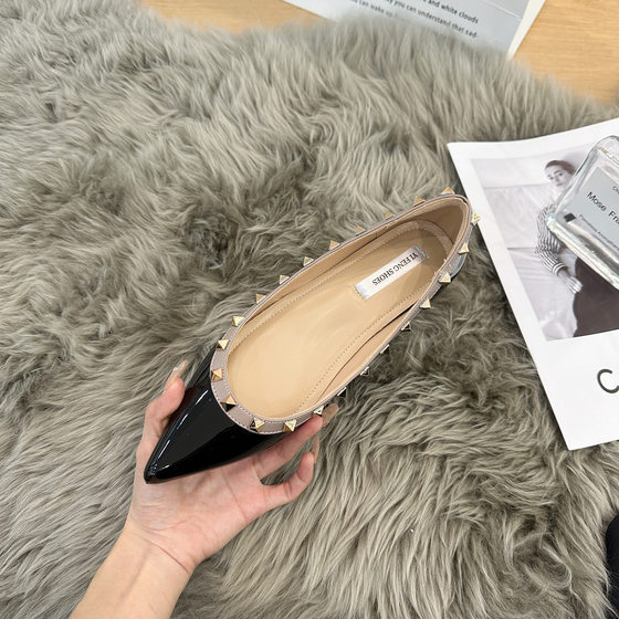 Shallow 3cm Rivet Naked Color Pointed Soft Patent Leather French Style Elegant Single-layer Shoes Women's All-match Commuter Shoes