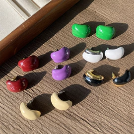 项链;耳环;耳钉