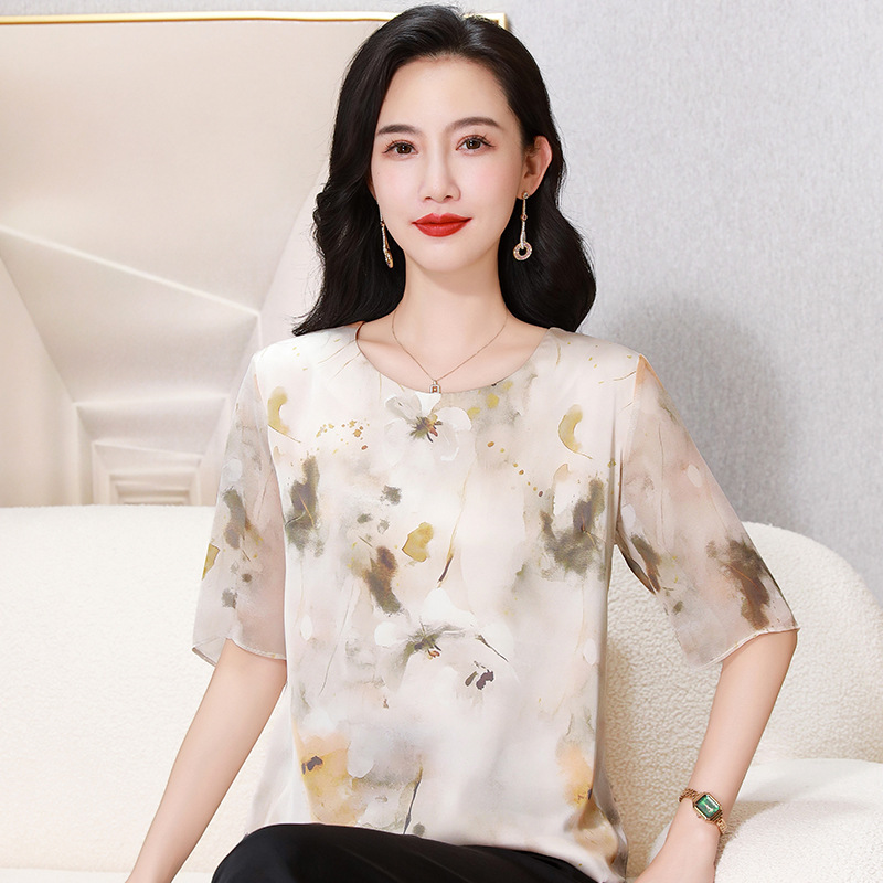 Mother's Day Summer 2025 New Style Western Style Short-sleeved T-shirt Top Middle-aged and Elderly Women's Loose Thin Small Shirt Mother's Day Summer 2025 New Style Western Style Short-sleeved T-shirt Top Middle-aged and Elderly Women's Loose Thin Small Shirt
