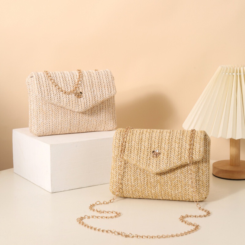 Cross-Border Popular 2025 Fashion Crossbody Bag Korean Style Trendy Straw Woven Women's Bag Flip Magnetic Buckle Closure Simple Small Square Bag