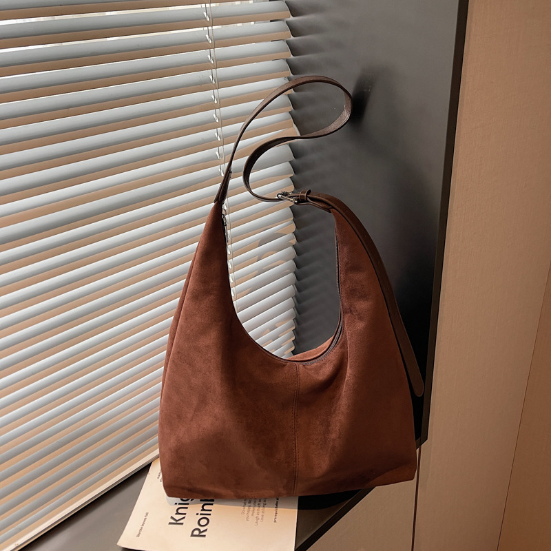 Autumn and winter retro suede handbag for women, 2026 new solid color versatile underarm large capacity shoulder crossbody bag