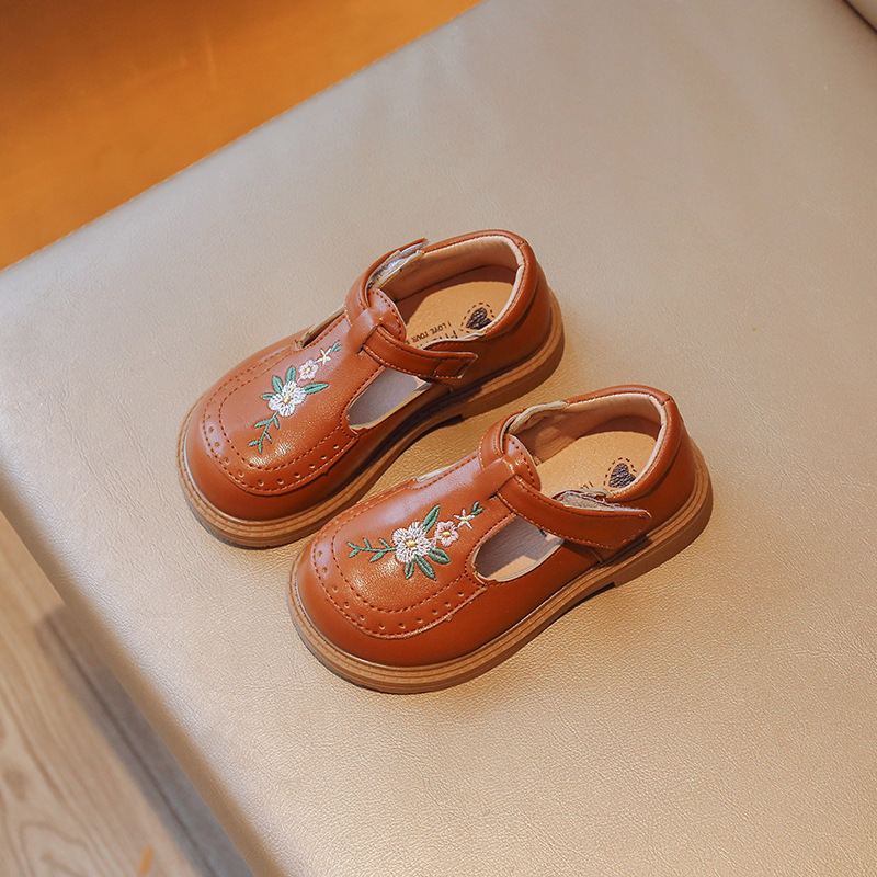 Girls' Princess Shoes 2023 Spring and Autumn New Arrival Small Leather Shoes Embroidered Guofeng Girl Baby Dance Shoes Soft-soled Casual Single-layer Shoes