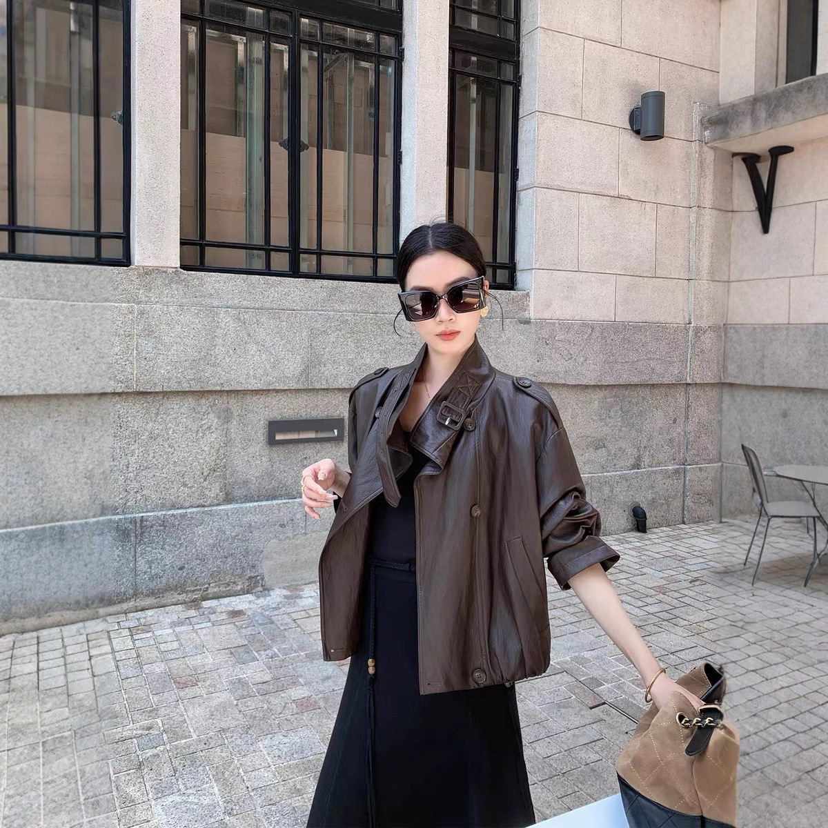 2025 New Autum Retro Hong Kong Style Brown Stand-Up Collar Elegant Slim Pu Leather Jacket Women's Autum Loose Casual Leather Outerwear