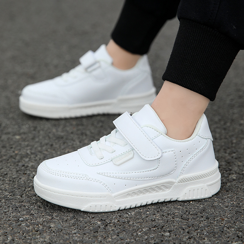 Zapatos para niños primavera y otoño nuevo estilo 2025 cuero impermeable zapatos casuales para niños medianos y grandes zapatos deportivos para niños de moda al por mayor