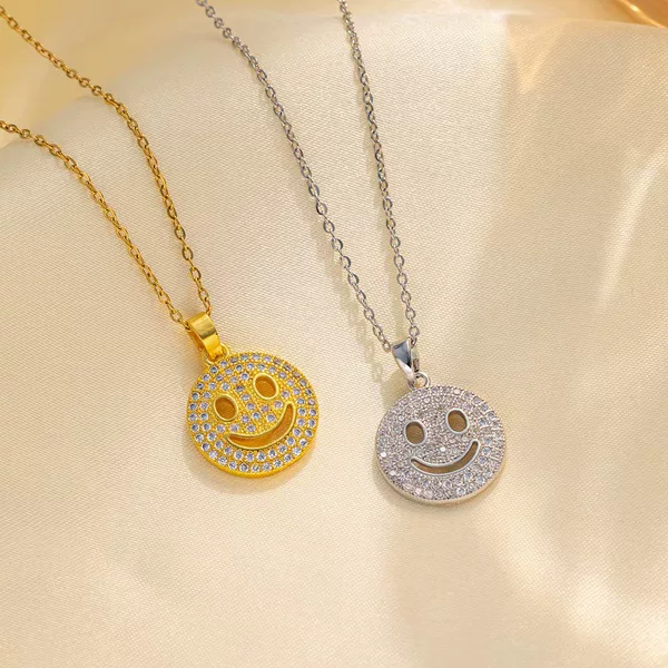 Cross-border micro-inlaid zircon versatile smiley face pendant collarbone chain, high-end women's fashion niche necklace, factory wholesale